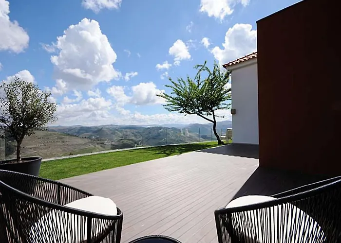 Outstanding 4 Bedrooms Gouva Pool Table Pinhão