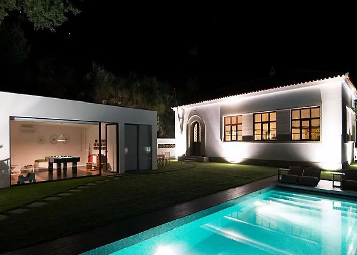 Outstanding 4 Bedrooms Gouva Pool Table וילה