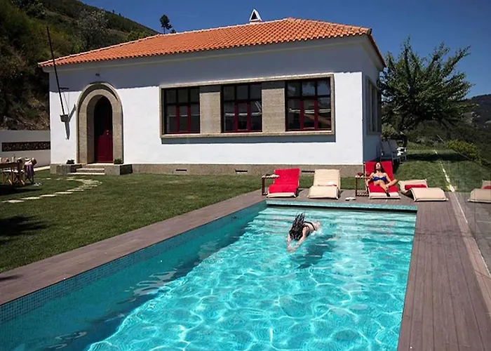 Outstanding 4 Bedrooms Gouva Pool Table וילה