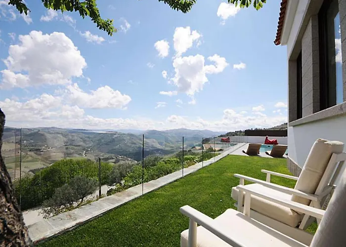 Outstanding 4 Bedrooms Gouva Pool Table * Pinhão