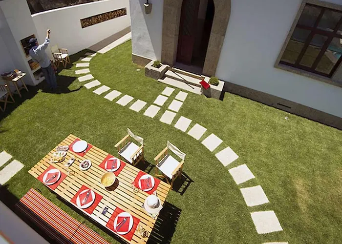 Outstanding 4 Bedrooms Gouva Pool Table וילה Pinhão